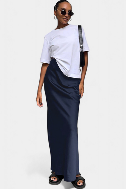 Falda Maxi Satén Negra Corte Fluido Estilo Elegante