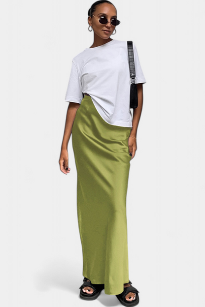 Falda Maxi Satén Negra Corte Fluido Estilo Elegante
