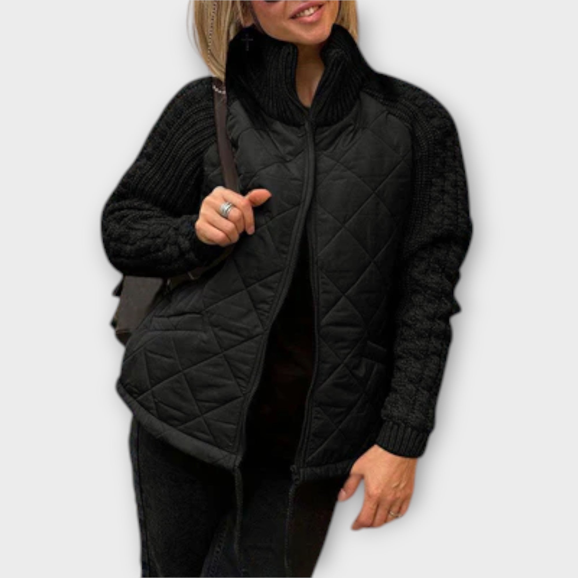 Mariana – Chaqueta Urbana Cuello Alto Acabado Premium