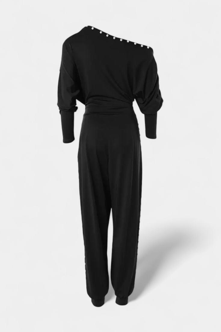 Sofía – Mono Asimétrico Hombro Descubierto Perlas Elegante